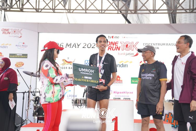 Race photo from ONE RUN 10 K
