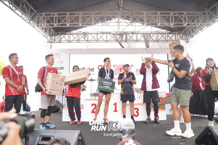 Race photo from ONE RUN 10 K