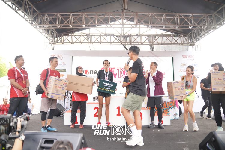 Race photo from ONE RUN 10 K