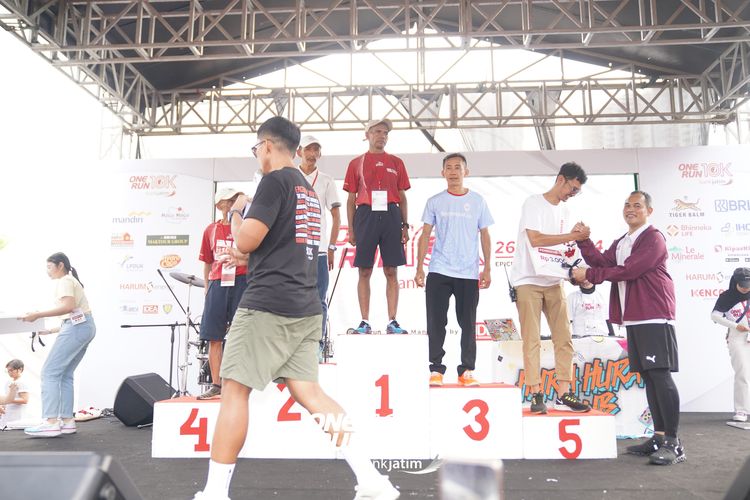 Race photo from ONE RUN 10 K