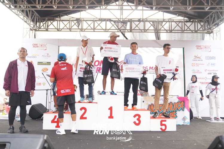 Race photo from ONE RUN 10 K
