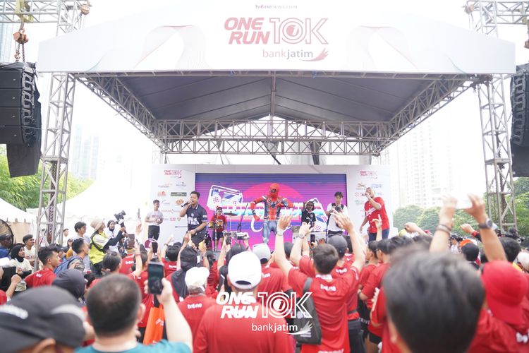 Race photo from ONE RUN 10 K