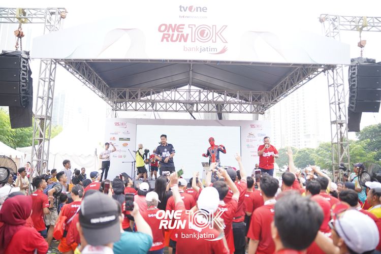 Race photo from ONE RUN 10 K