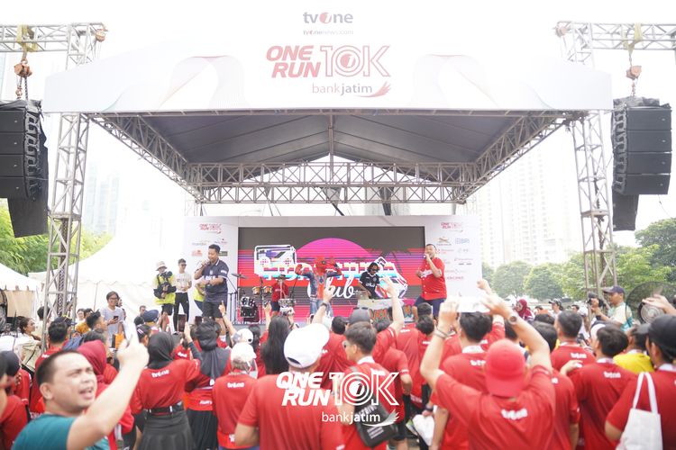 Race photo from ONE RUN 10 K