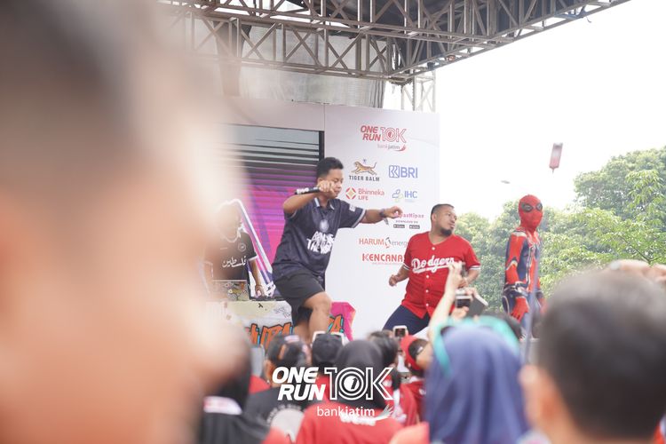 Race photo from ONE RUN 10 K