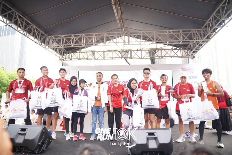 Race photo from ONE RUN 10 K