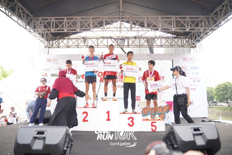 Race photo from ONE RUN 10 K