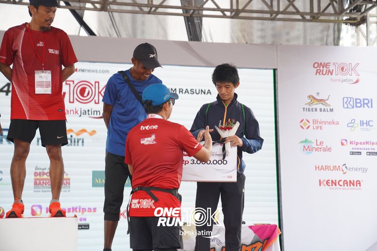Race photo from ONE RUN 10 K