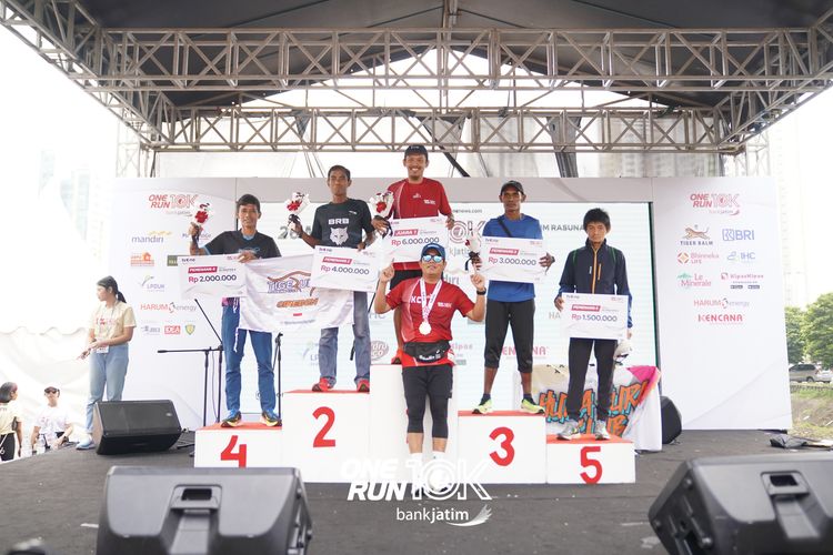Race photo from ONE RUN 10 K