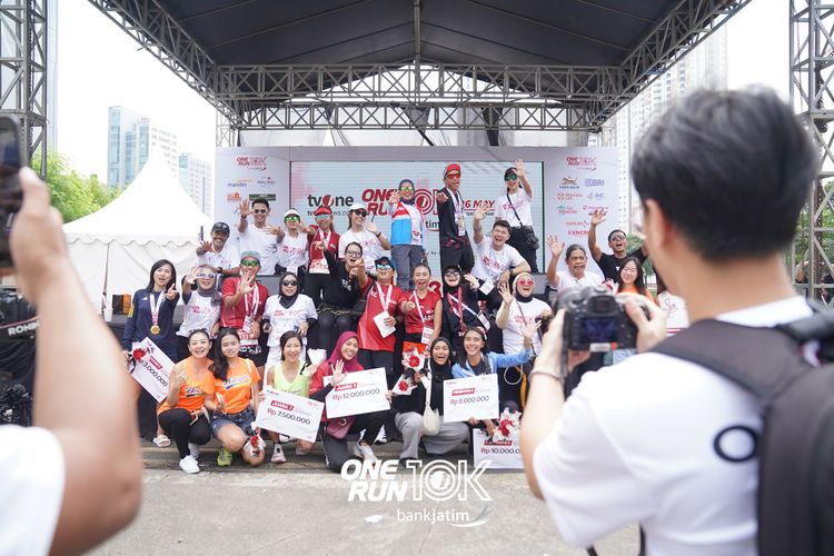 Race photo from ONE RUN 10 K