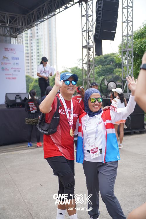 Race photo from ONE RUN 10 K