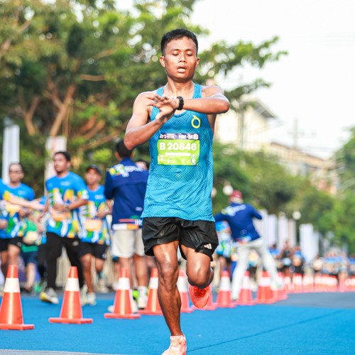 Race photo from SURABAYA ISOPLUS MARATHON 2026
