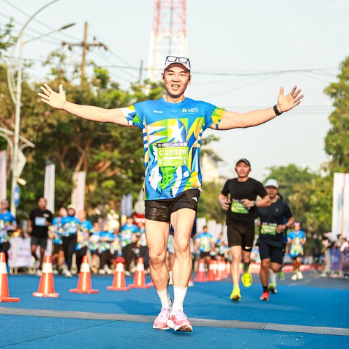 Race photo from SURABAYA ISOPLUS MARATHON 2026
