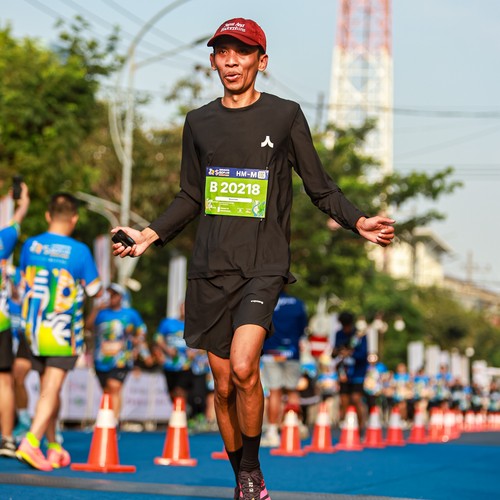 Race photo from SURABAYA ISOPLUS MARATHON 2026