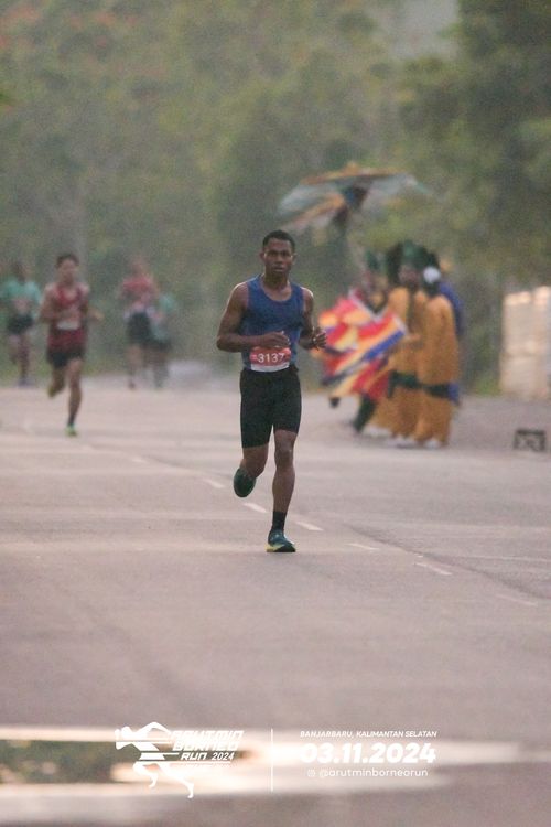 Race photo from Arutmin Borneo Run 2024