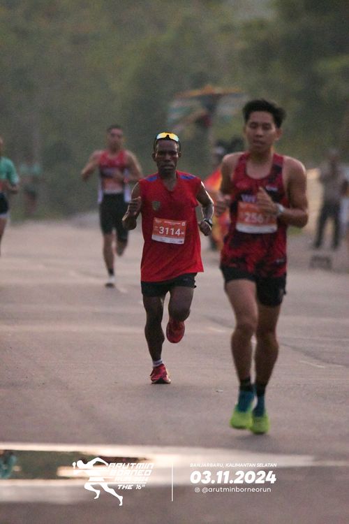 Race photo from Arutmin Borneo Run 2024