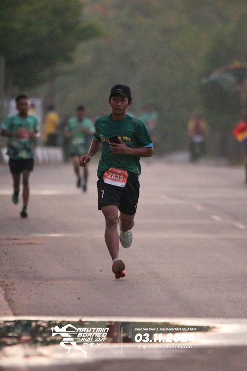 Race photo from Arutmin Borneo Run 2024