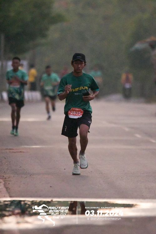 Race photo from Arutmin Borneo Run 2024