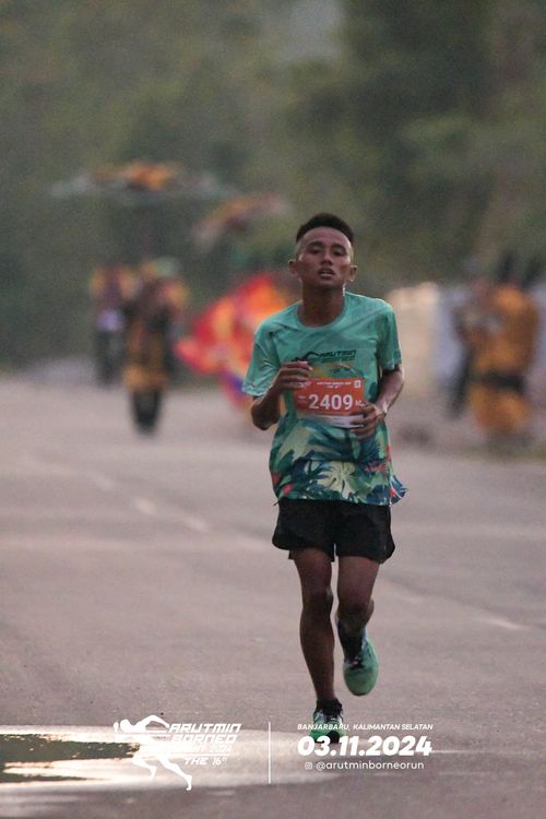 Race photo from Arutmin Borneo Run 2024