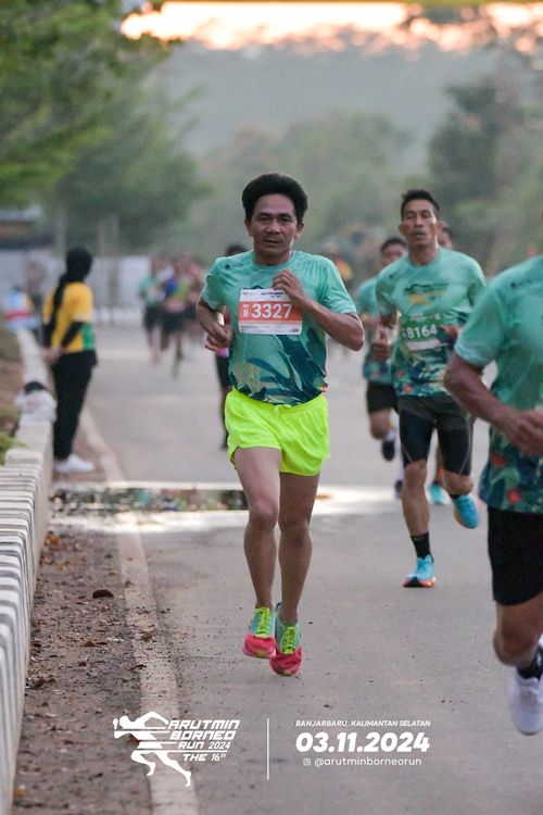 Race photo from Arutmin Borneo Run 2024