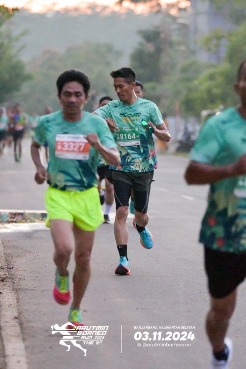 Race photo from Arutmin Borneo Run 2024