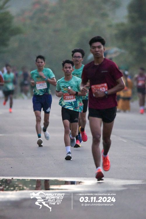 Race photo from Arutmin Borneo Run 2024