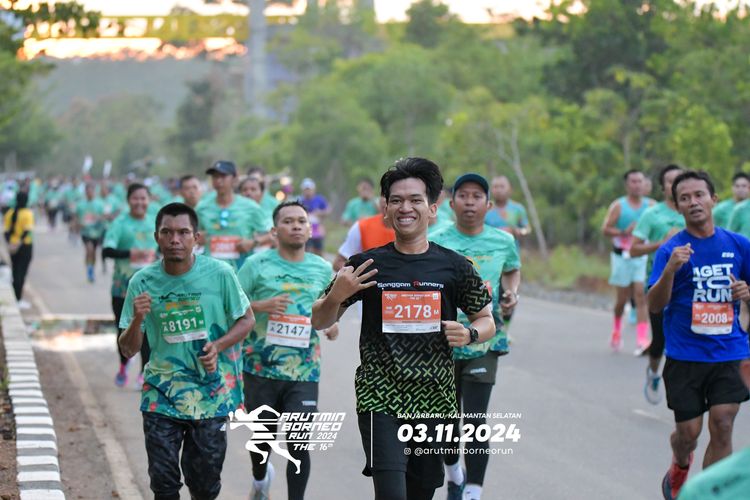 Race photo from Arutmin Borneo Run 2024