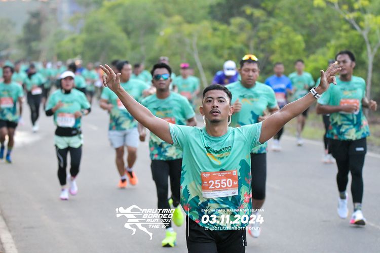 Race photo from Arutmin Borneo Run 2024