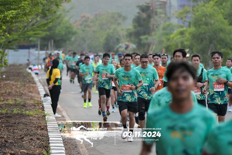 Race photo from Arutmin Borneo Run 2024