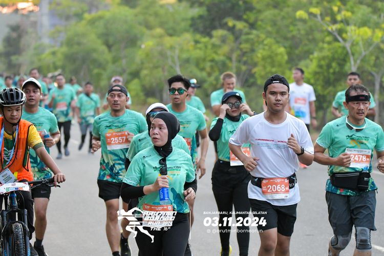 Race photo from Arutmin Borneo Run 2024