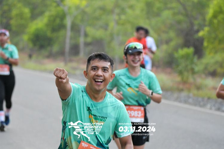 Race photo from Arutmin Borneo Run 2024