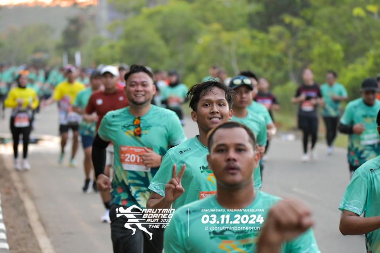 Race photo from Arutmin Borneo Run 2024