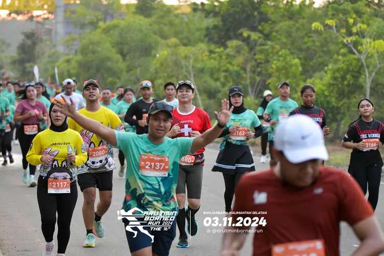 Race photo from Arutmin Borneo Run 2024