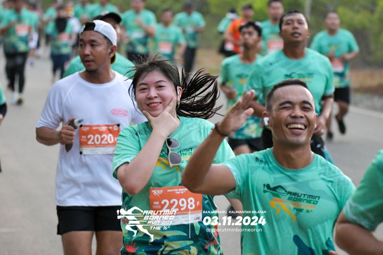Race photo from Arutmin Borneo Run 2024