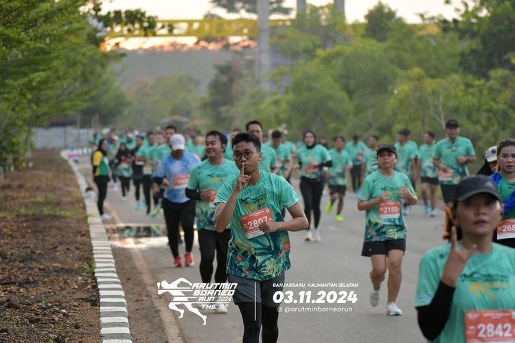 Race photo from Arutmin Borneo Run 2024