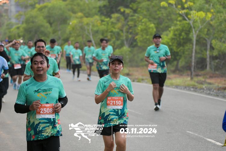 Race photo from Arutmin Borneo Run 2024