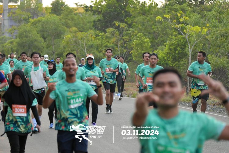Race photo from Arutmin Borneo Run 2024