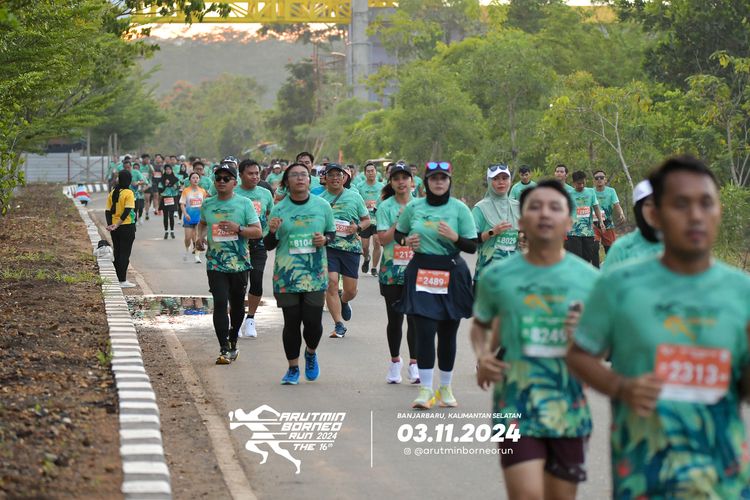 Race photo from Arutmin Borneo Run 2024