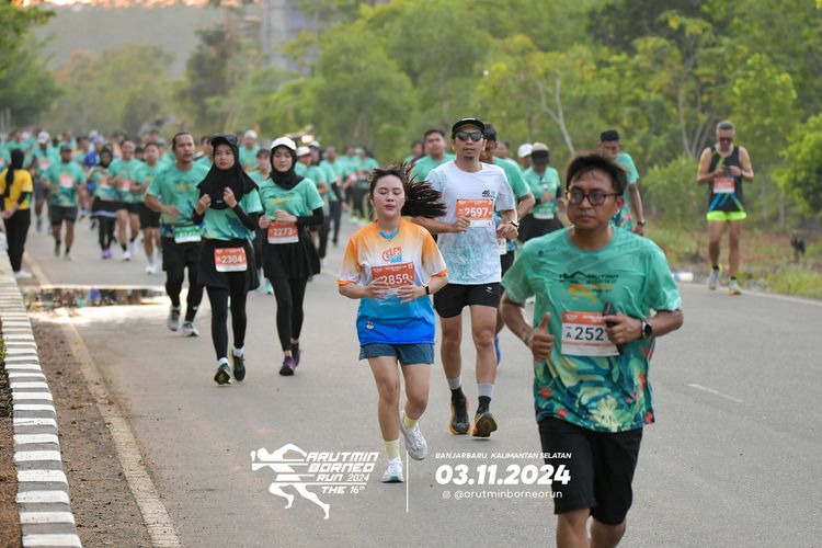 Race photo from Arutmin Borneo Run 2024