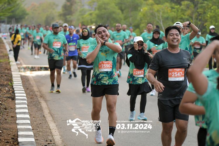Race photo from Arutmin Borneo Run 2024
