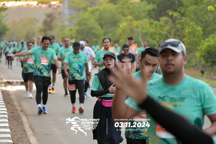 Race photo from Arutmin Borneo Run 2024