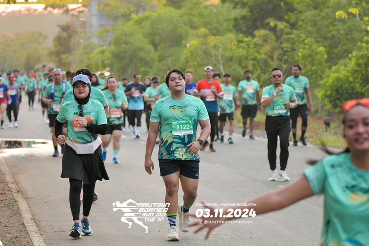 Race photo from Arutmin Borneo Run 2024