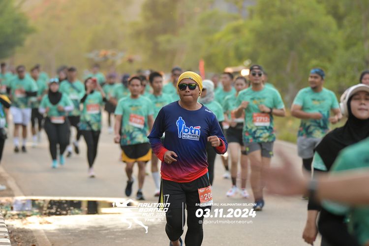 Race photo from Arutmin Borneo Run 2024