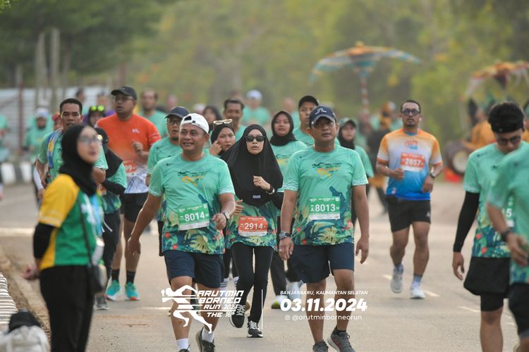 Race photo from Arutmin Borneo Run 2024