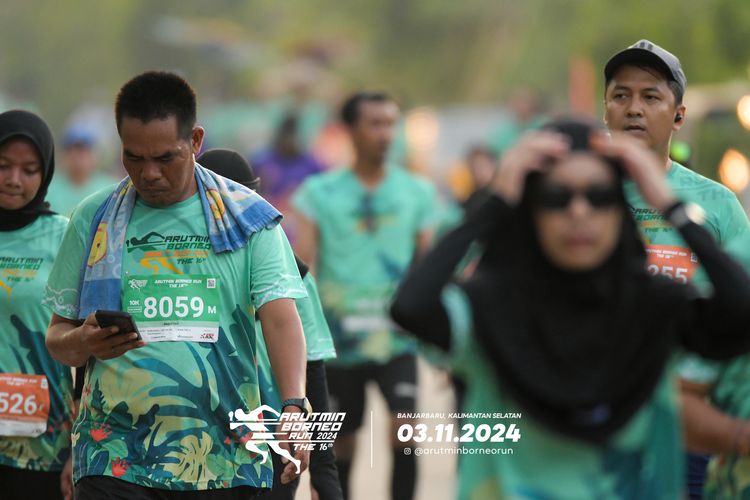 Race photo from Arutmin Borneo Run 2024