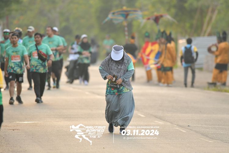 Race photo from Arutmin Borneo Run 2024
