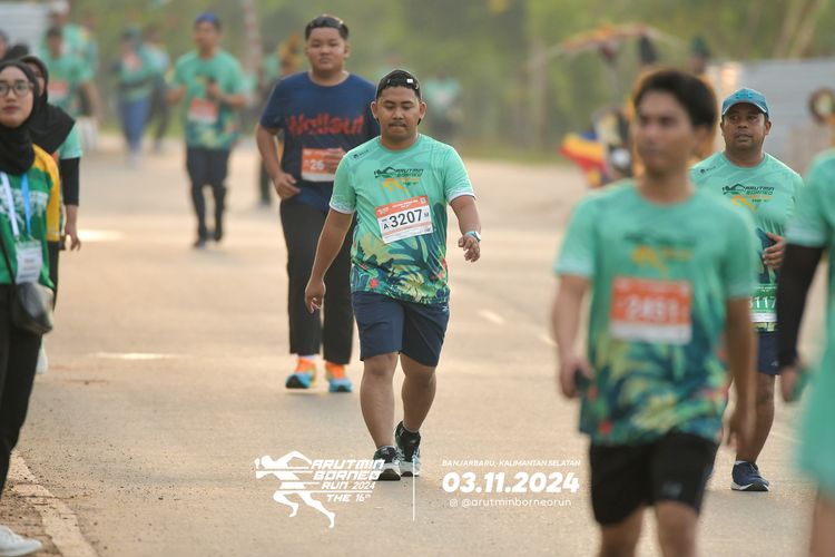 Race photo from Arutmin Borneo Run 2024