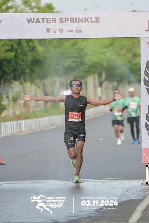 Race photo from Arutmin Borneo Run 2024