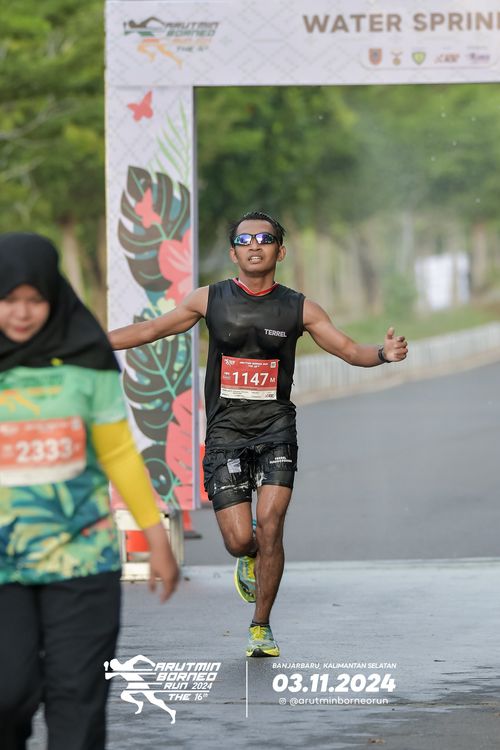 Race photo from Arutmin Borneo Run 2024