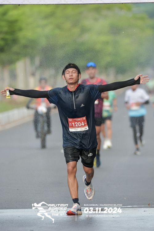 Race photo from Arutmin Borneo Run 2024